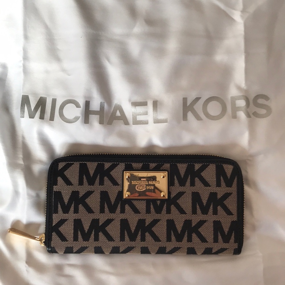 Michael Kors Canvas Wallet
